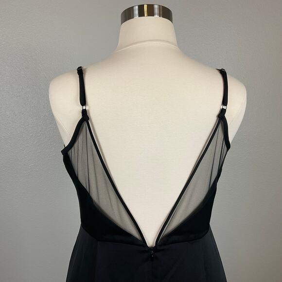 Black Backless Evening Gown Size 16 Sleeveless V-Neck A-Line Formal by AQUA - Picture 8 of 12